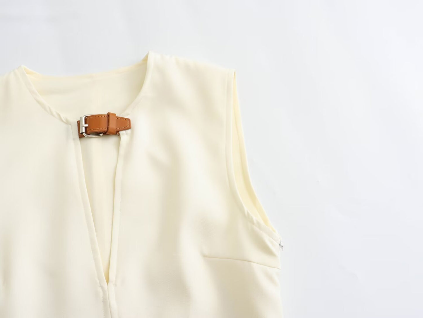 Short Jumpsuit Fashion Buckle Women Casual Sleeveless Female Rompers.