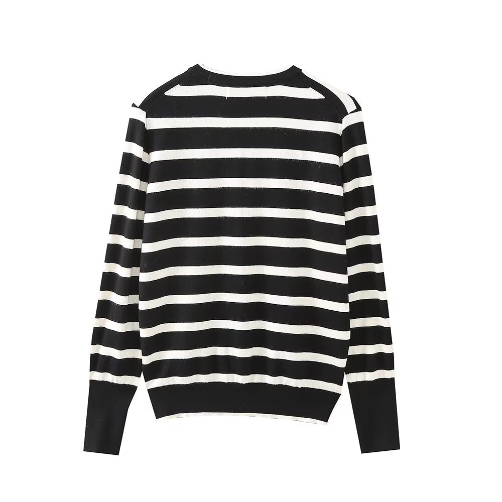 Knitted Coat Women Niche Round Neck Decorated Row Button Knitted Coat.