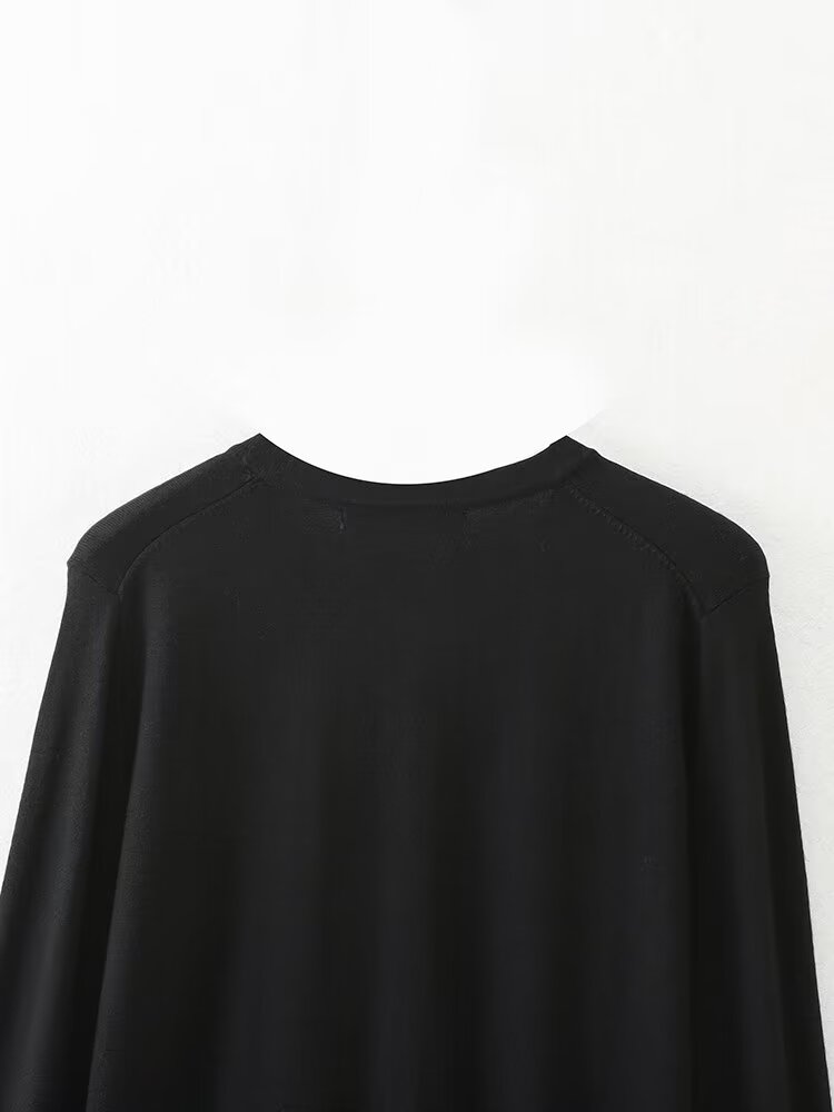 Knitted Coat Women Niche Round Neck Decorated Row Button Knitted Coat.