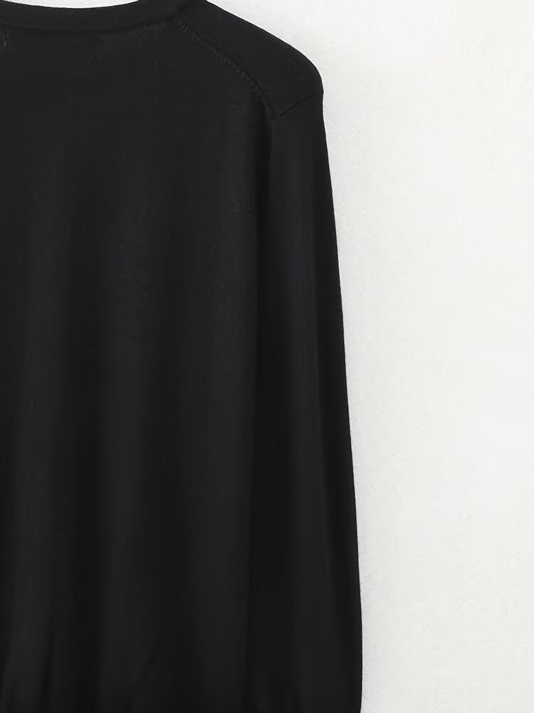 Knitted Coat Women Niche Round Neck Decorated Row Button Knitted Coat.