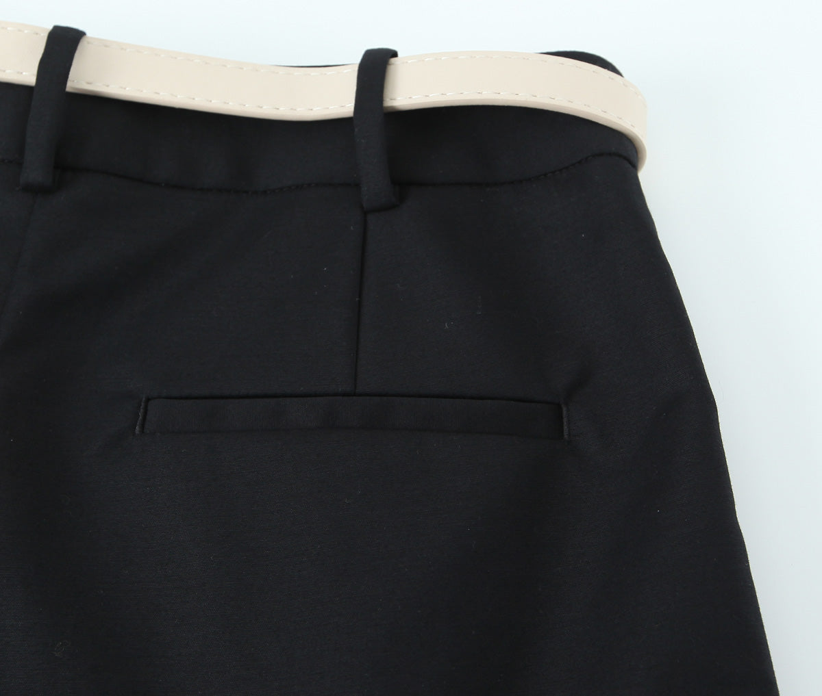 Women Clothing Summer Office Casual With Belt Pleated Wide Leg Shorts.